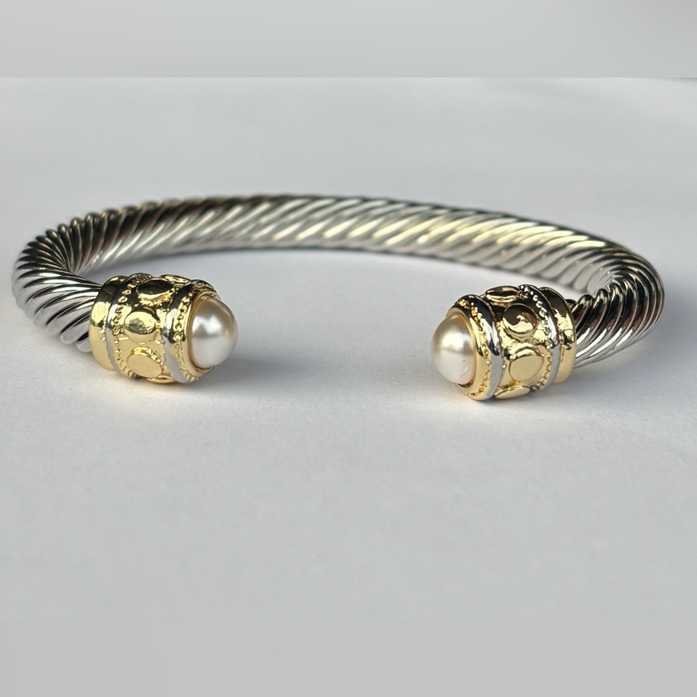 Elegant Gold and Silver Pearl Bracelet